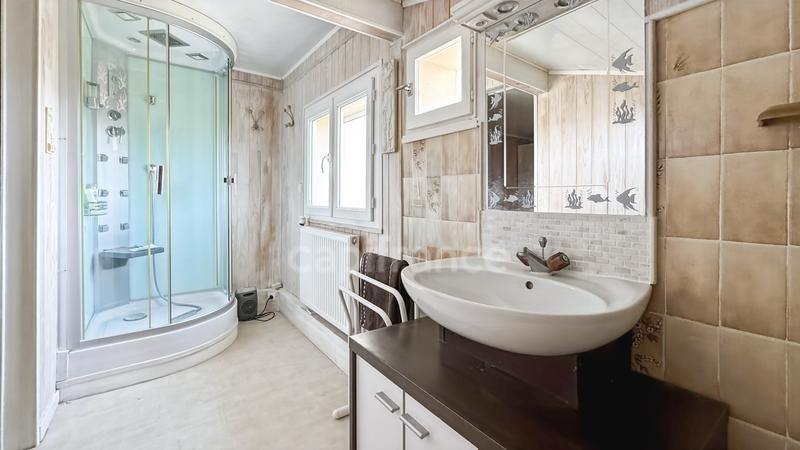 Maison - 146 m² - 9 pièces