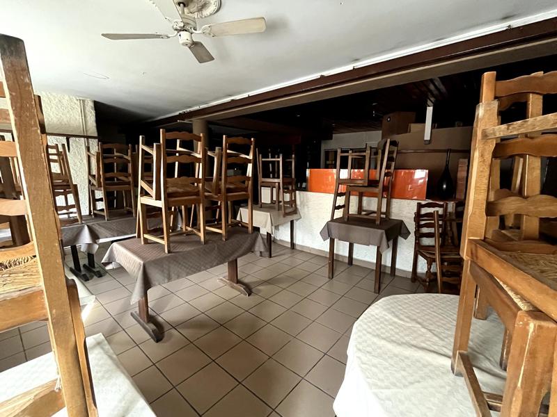 Local commercial - 230 m² - 5 pièces