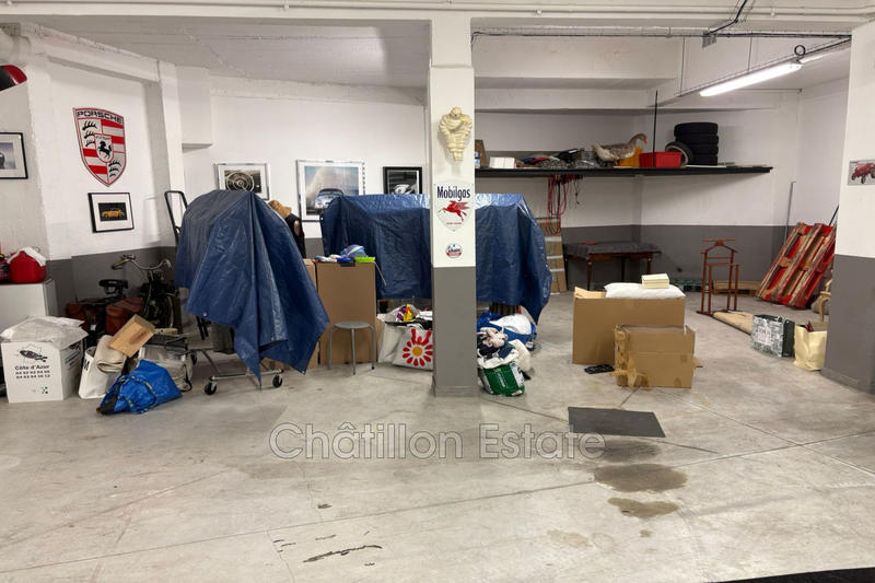 Parking / Garage - 201 m²