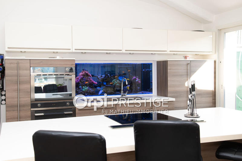 Villa - 201 m² - 9 pièces