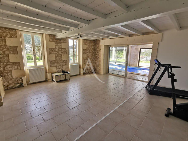 Maison - 373 m² - 11 pièces