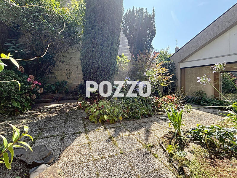 Maison - 440 m² - 19 pièces