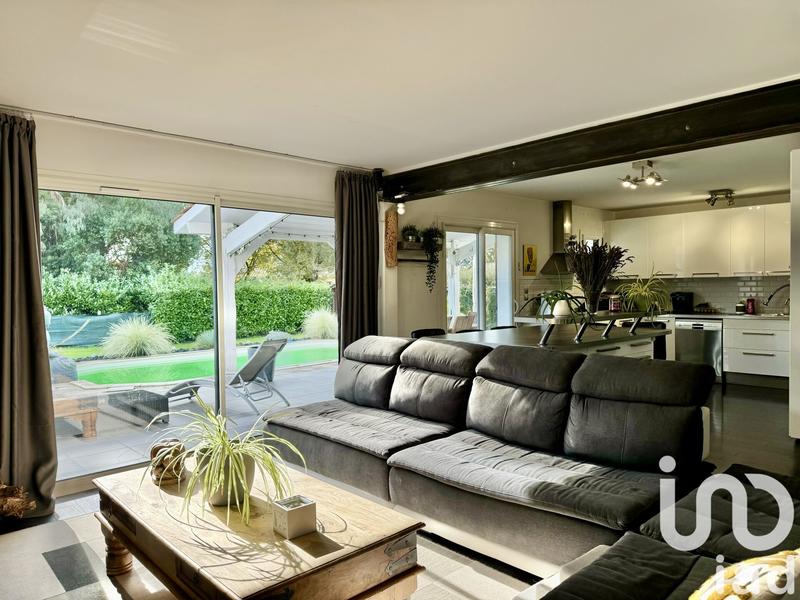 Maison - 250 m² - 9 pièces