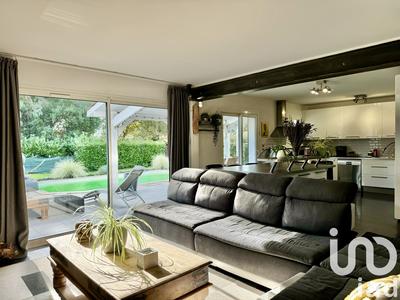 Maison - 250 m² - 9 pièces