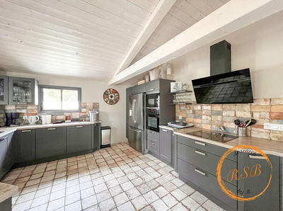 Villa - 197 m² - 7 pièces