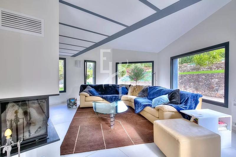 Maison - 295 m² - 7 pièces