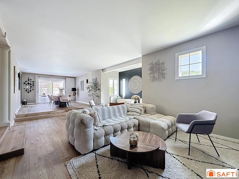 Maison - 226 m² - 7 pièces