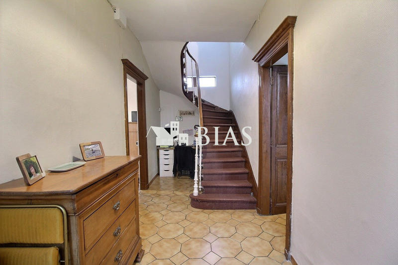 Maison - 170 m² - 9 pièces