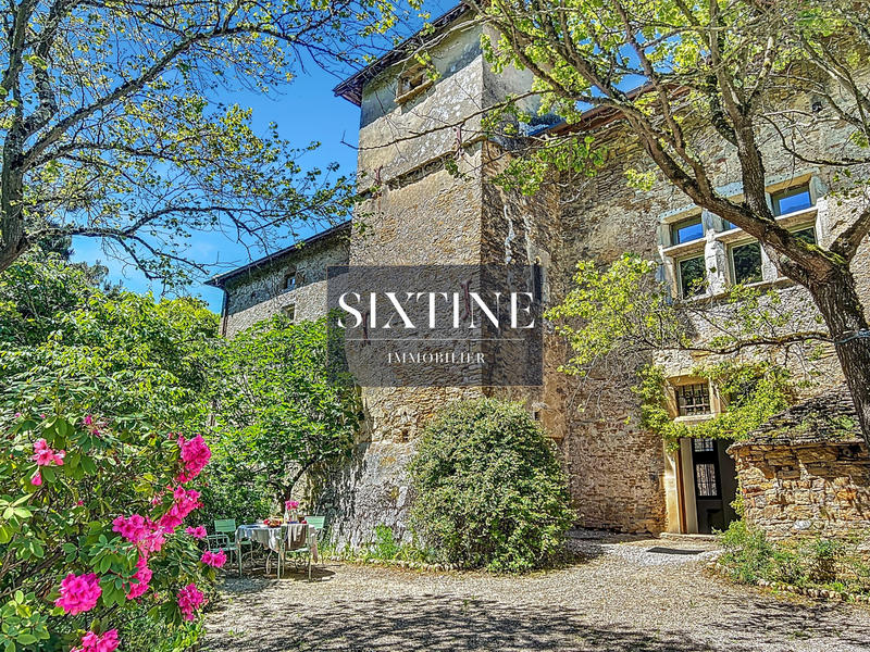 Château - 500 m² - 12 pièces