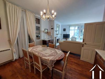 Maison - 215 m² - 6 pièces