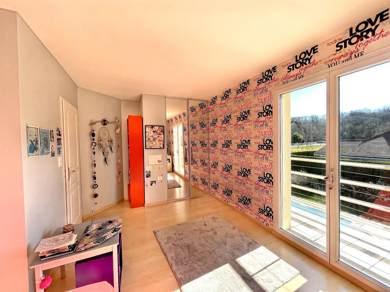 Maison - 197 m² - 8 pièces