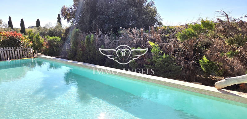 Mas - 240 m² - 13 pièces