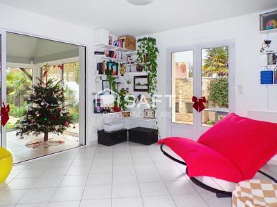 Villa - 180 m² - 8 pièces