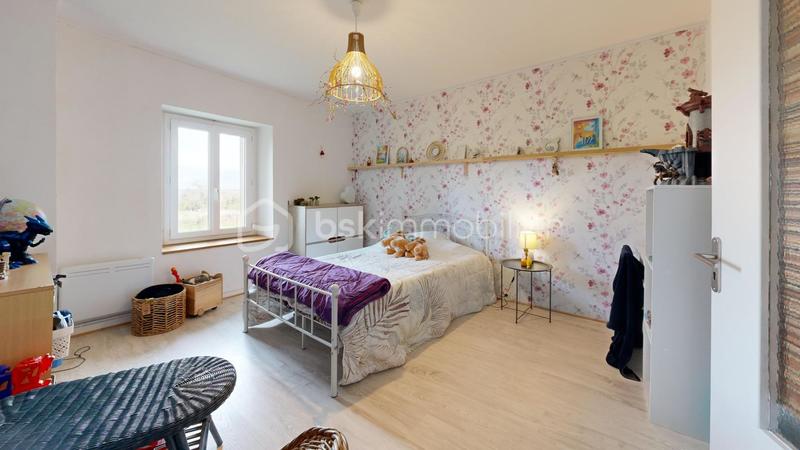 Maison - 218 m² - 8 pièces