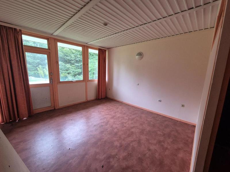 Maison - 3 712 m² - 59 pièces