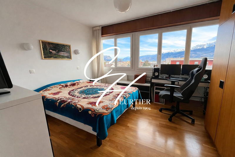 Appartement - 98 m² - 4 pièces