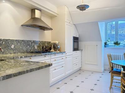 Appartement ancien - 153 m² - 5 pièces