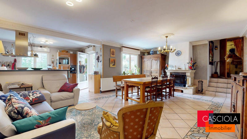 Maison - 210 m² - 7 pièces