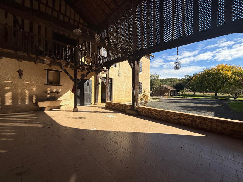 Maison - 250 m² - 5 pièces