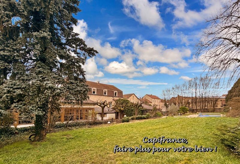 Maison - 530 m² - 13 pièces