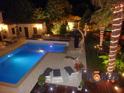 Viager - Maison ancienne - 367 m² - 14 pièces