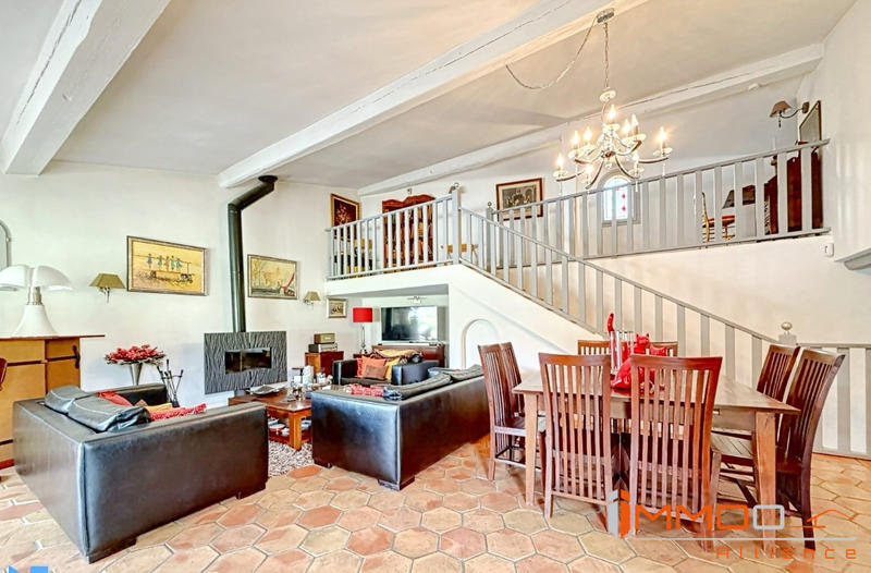 Maison - 197 m² - 6 pièces