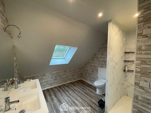 Maison - 177 m² - 8 pièces