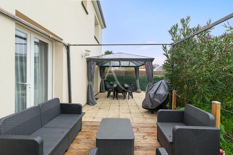 Maison - 96 m² - 6 pièces