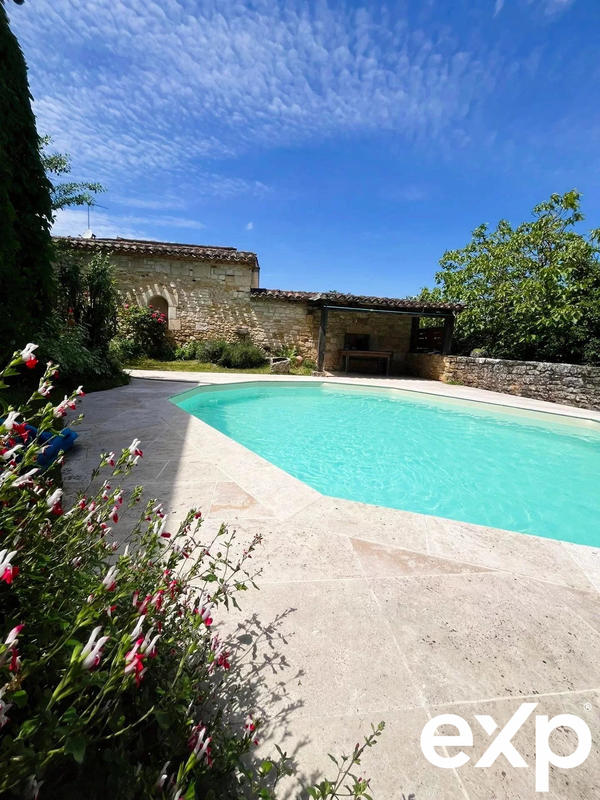 Maison ancienne - 260 m² - 12 pièces