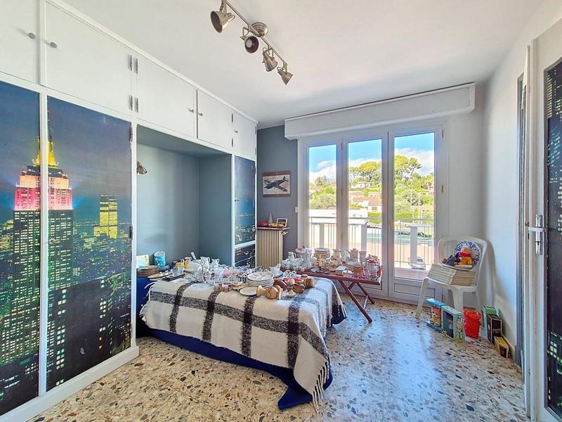 Appartement - 93 m² - 4 pièces