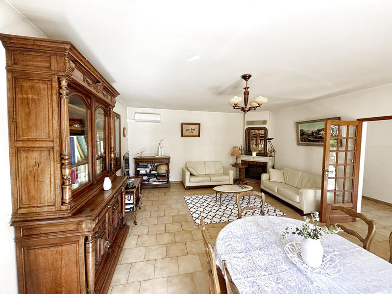 Villa - 180 m² - 8 pièces