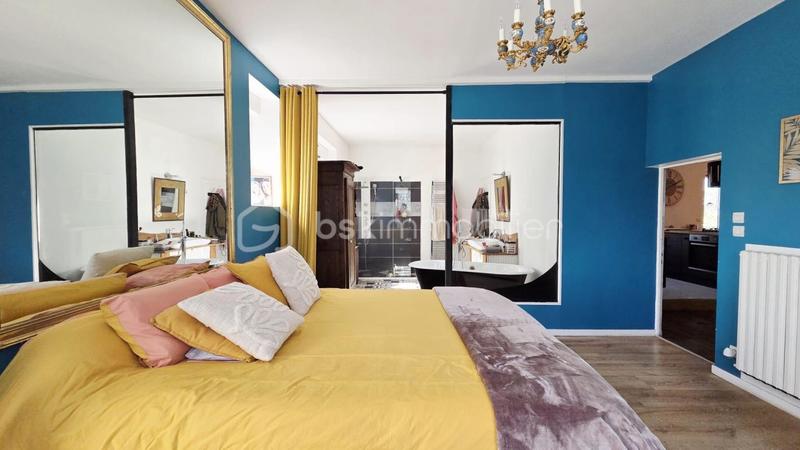 Propriété - 303 m² - 12 pièces