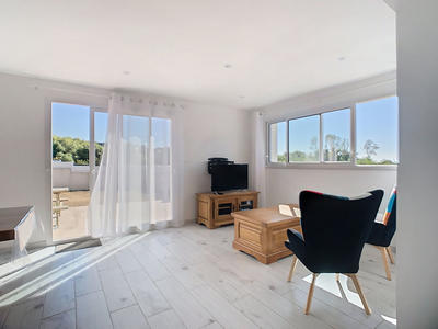 Maison - 168 m² - 9 pièces