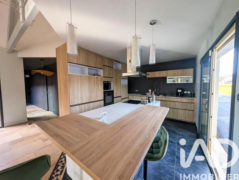 Maison - 170 m² - 5 pièces