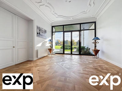 Maison - 1 032 m² - 18 pièces