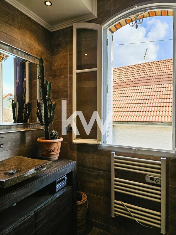 Maison - 95 m² - 5 pièces