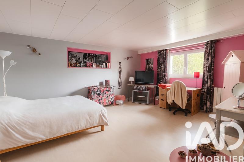 Maison - 222 m² - 9 pièces