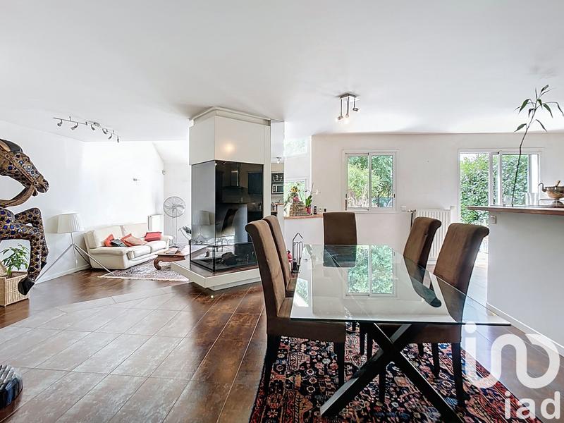 Maison - 200 m² - 8 pièces