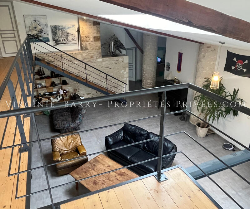 Maison - 350 m² - 10 pièces