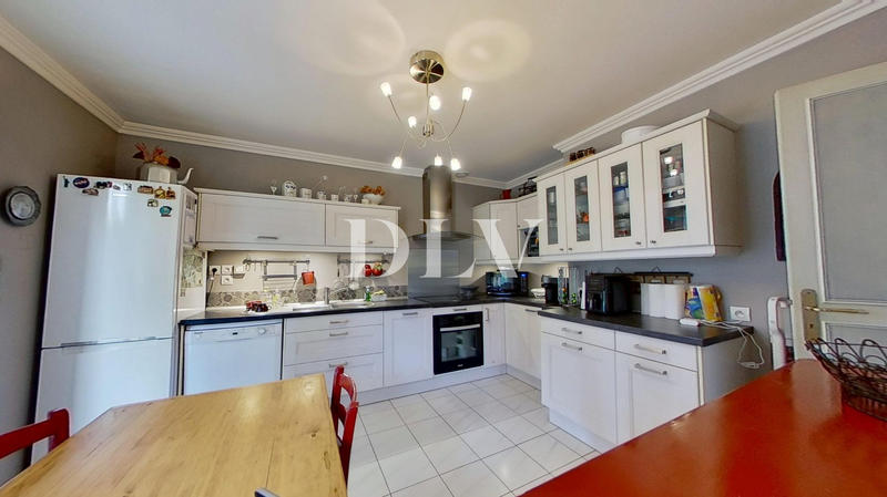 Maison - 194 m² - 6 pièces