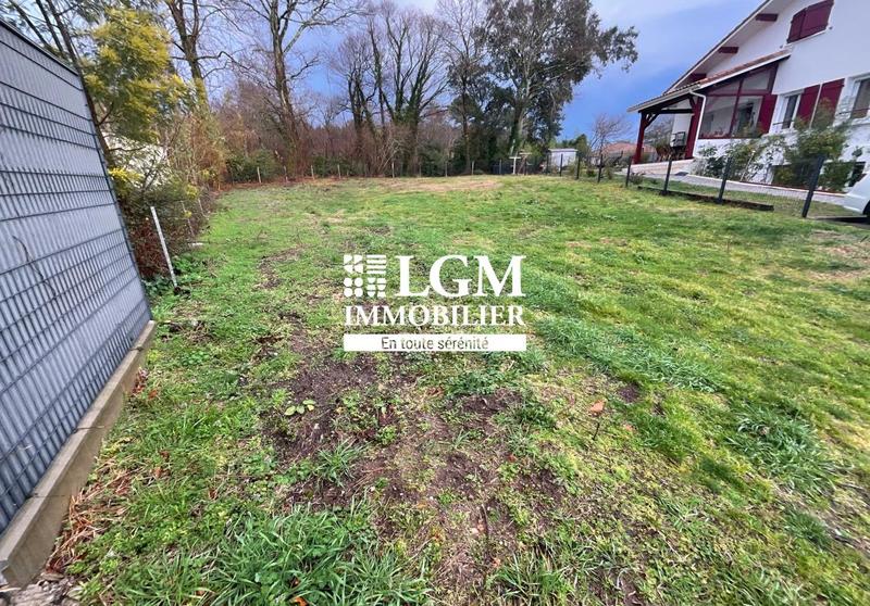 Terrain constructible - 930 m²