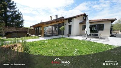 Maison - 270 m² - 8 pièces