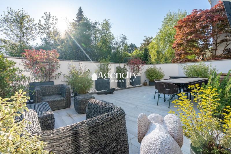 Maison - 200 m² - 8 pièces