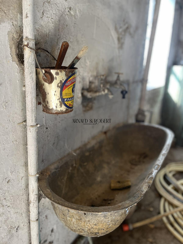 Bastide - 300 m² - 1 pièce