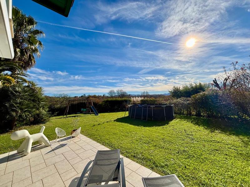 Maison - 240 m² - 6 pièces