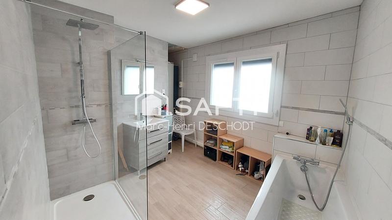 Maison - 121 m² - 6 pièces