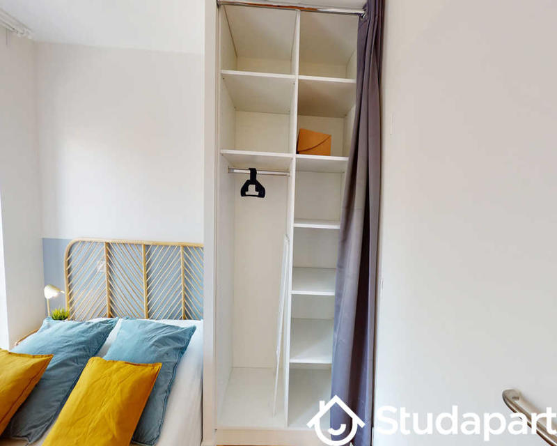 Chambre - 120 m² - 1 pièce