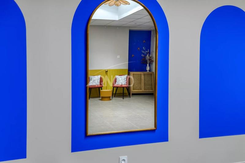 Maison - 350 m² - 10 pièces