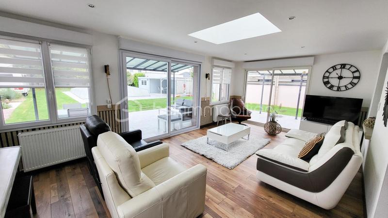 Pavillon - 172 m² - 9 pièces