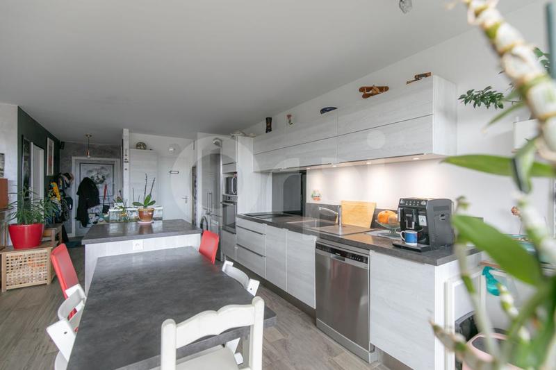 Appartement - 90 m² - 4 pièces